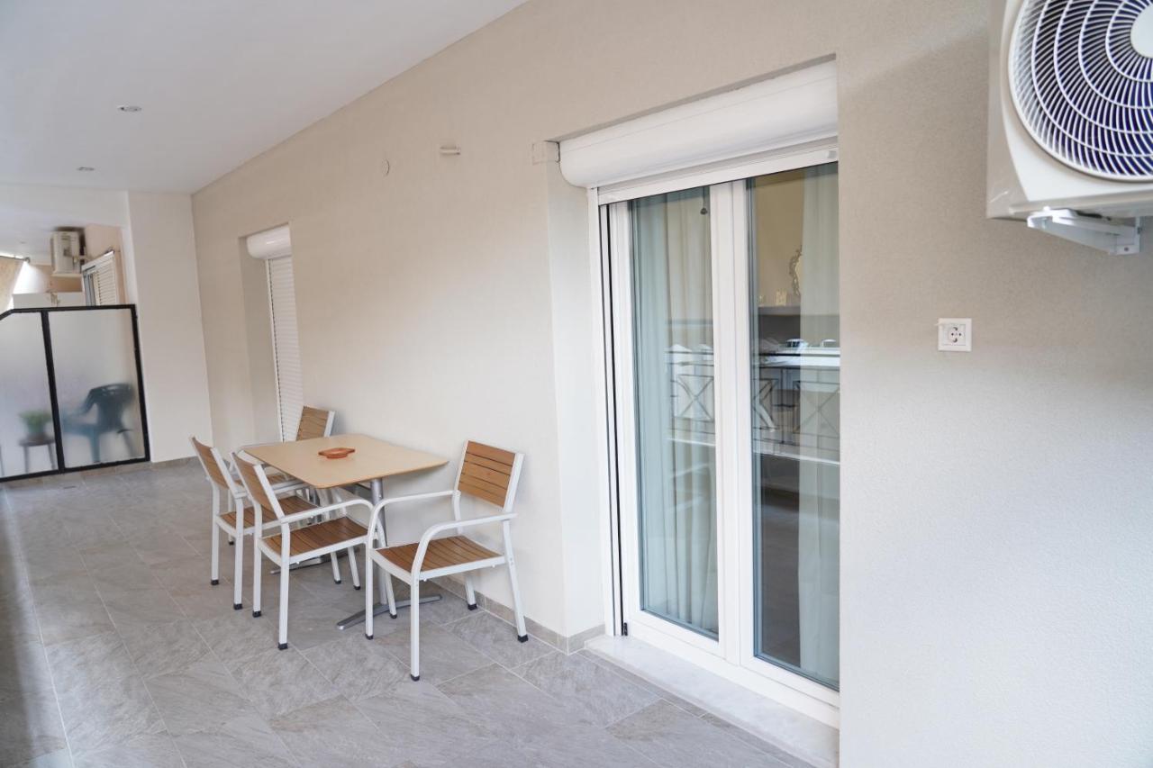 Larissa Downtown Apartment With Parking Lárissa Exterior foto